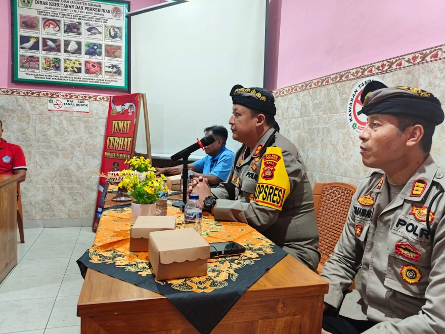 JUMAT CURHAT KAPOLRES TABANAN DI DESA BERINGKIT BELAYU